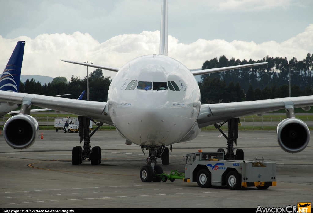F-GNIF - Airbus A340-313X - Air France