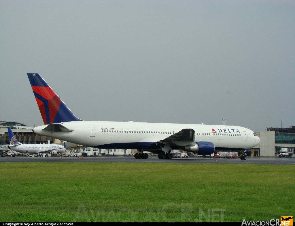 N135DL - Boeing 767-332 - Delta Air Lines