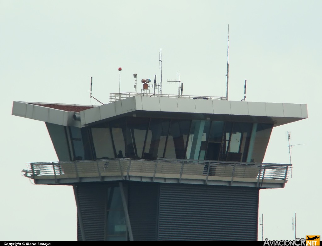  - Aeropuerto - Aeropuerto