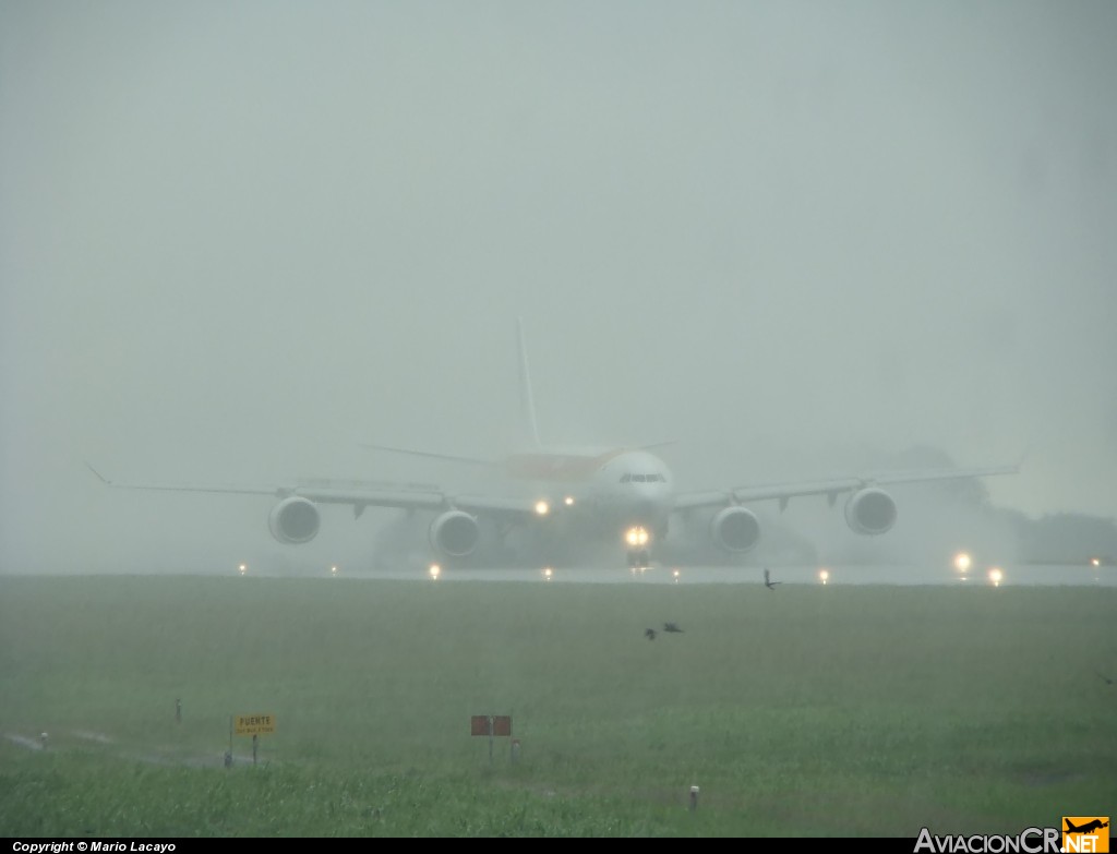 EC-JCZ - Airbus A340-642 - Iberia