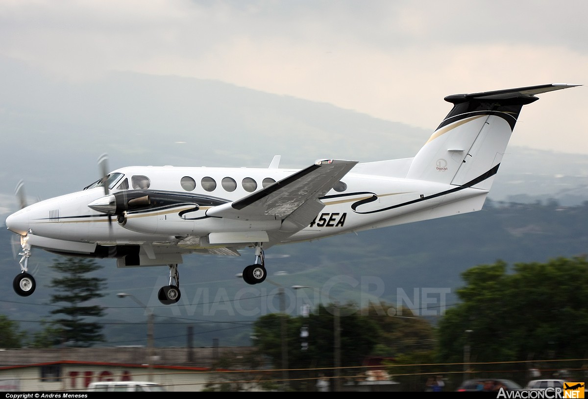 N745EA - Beechcraft Super King Air B200 - Privado