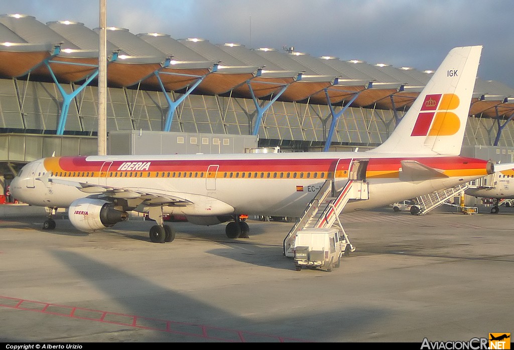 EC-IGK - Airbus A321-211 - Iberia