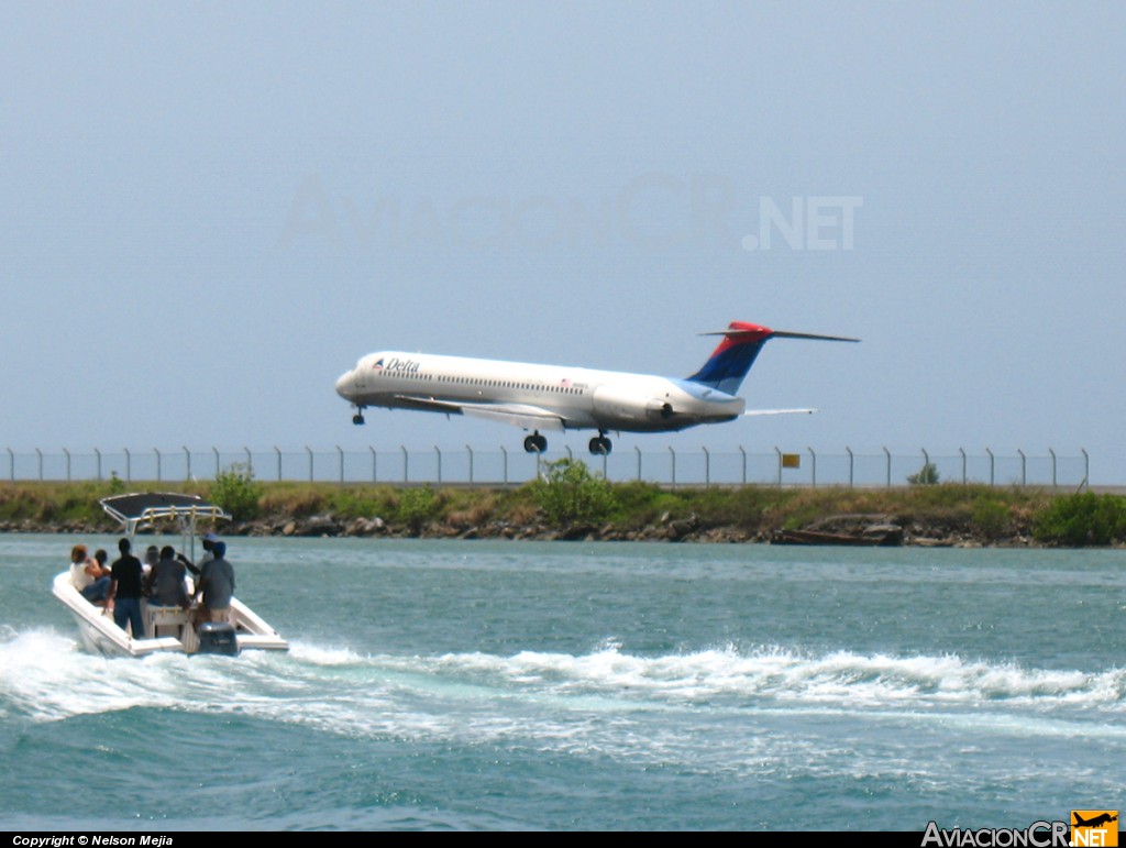 N986DL - McDonnell Douglas MD-88 - Delta Airlines