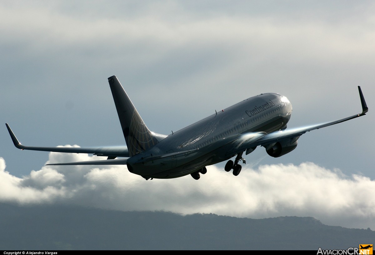 N78511 - Boeing 737-824 - Continental Airlines