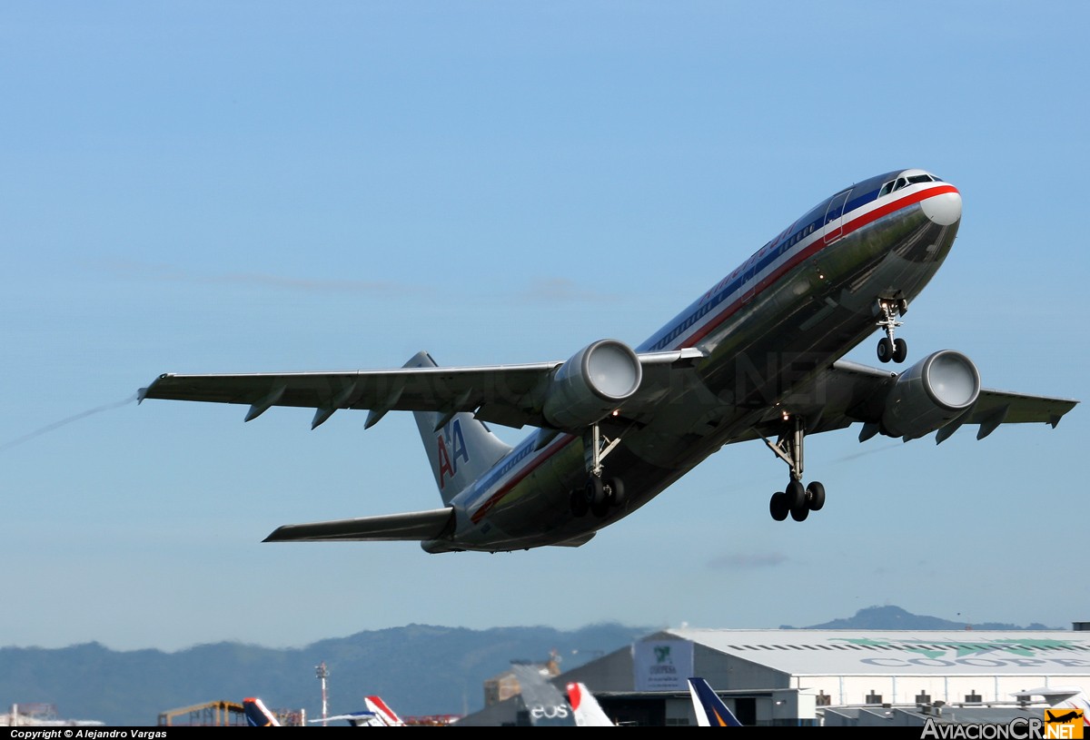 N14068 - Airbus A300B4-605R - American Airlines