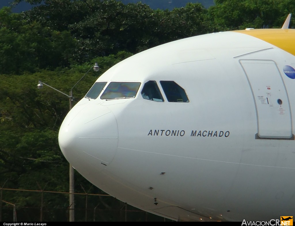 EC-JNQ - Airbus A340-642 - Iberia