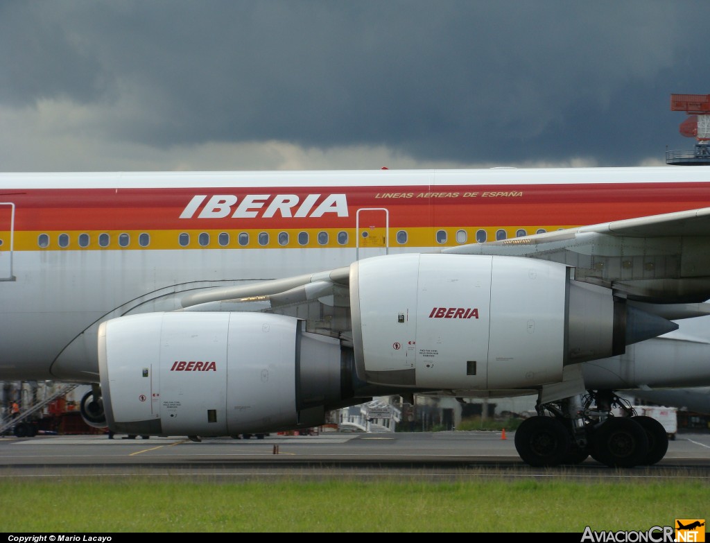 EC-JNQ - Airbus A340-642 - Iberia