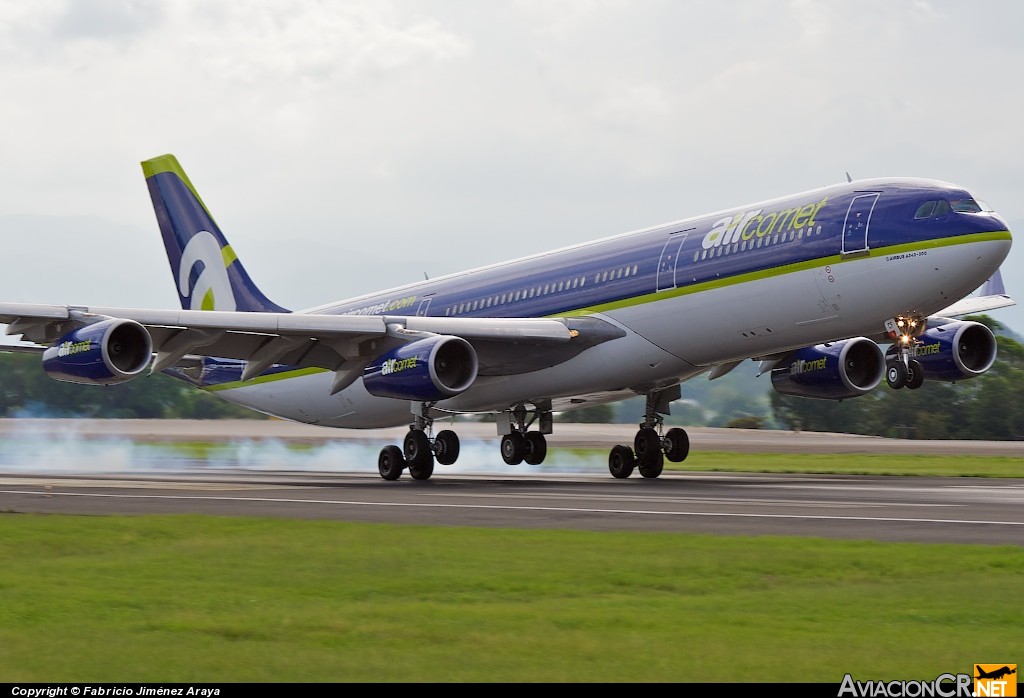 EC-KCF - Airbus A340-311 - Air Comet