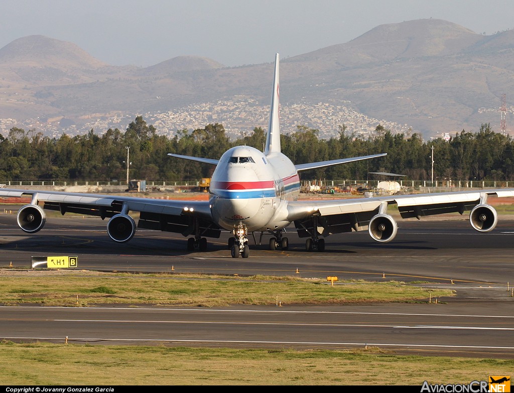 LX-UCV - Boeing 747-4R7F/SCD - Cargolux Airlines International