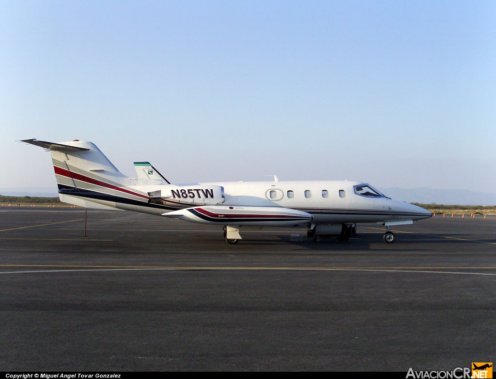 N85TW - Gates Learjet 25D - Privado