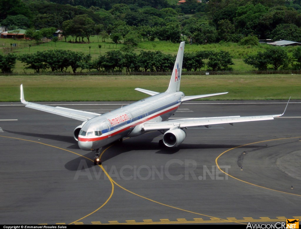 N695AN - Boeing 757-223 - American Airlines