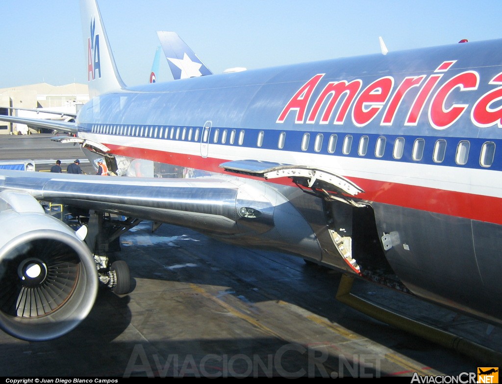 N39364 - Boeing 767-323/ER - American Airlines