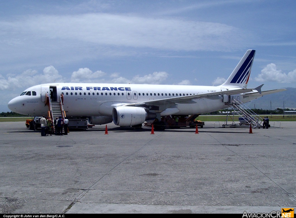 F-GKXC - Airbus A320-214 - Air France