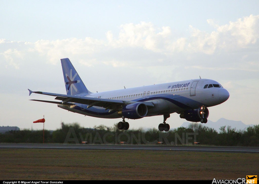 XA-VAI - Airbus A320-214 - Interjet