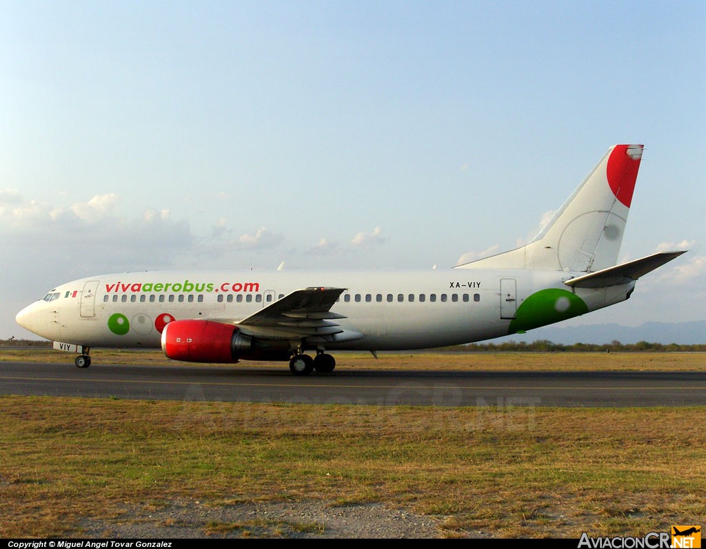 XA-VIY - Boeing 737-3B7 - Viva Aerobus