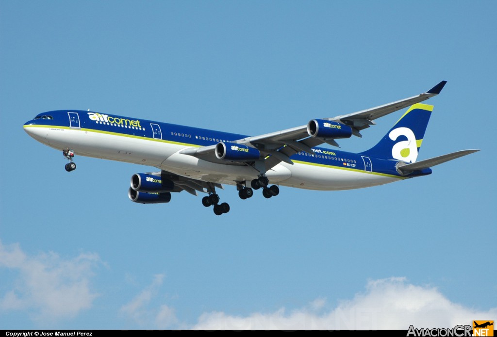 EC-KCF - Airbus A340-311 - Air Comet