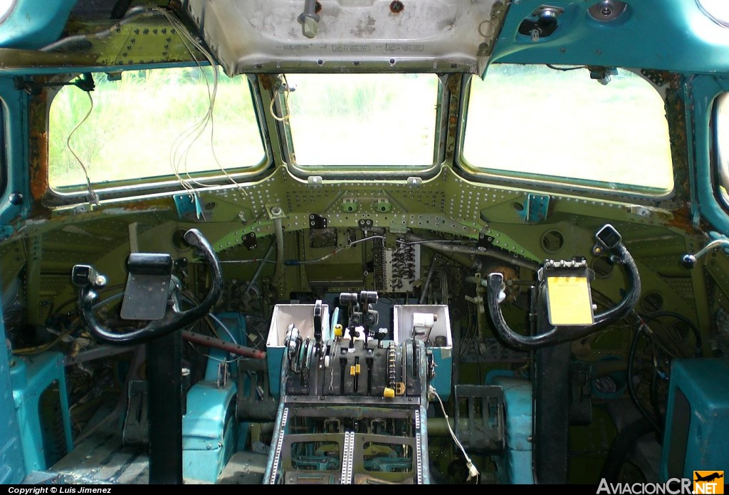 YV-32C - McDonnell Douglas MD-80 (DC-9-80) - Aeropostal