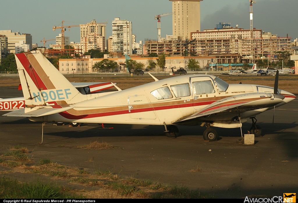 N90EF - Piper PA-23-250 Aztec - Privado