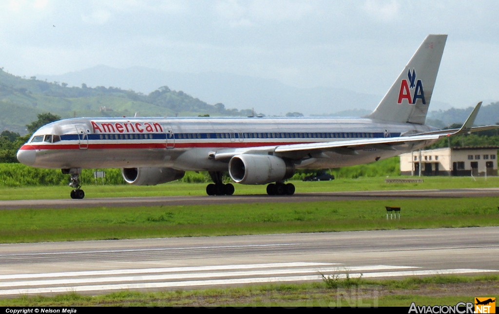 N689AA - Boeing 757-223 - American Airlines