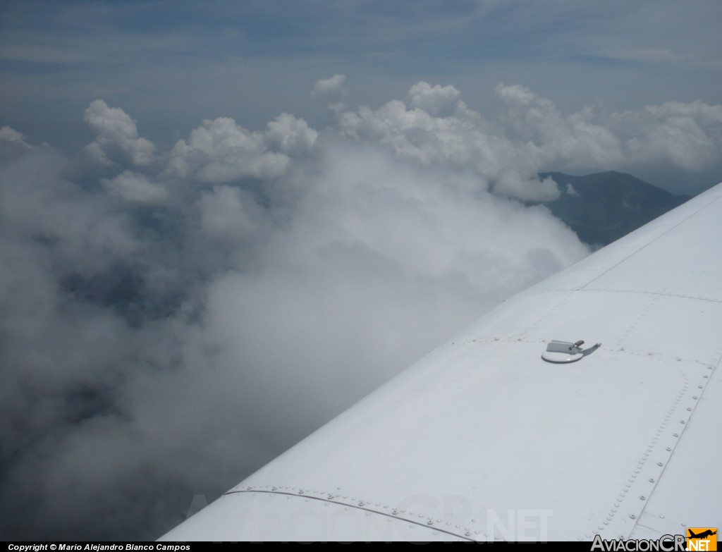 TI-AJG - Piper PA-28-181 Cherokee Archer II - ECDEA - Escuela Costarricense de Aviación