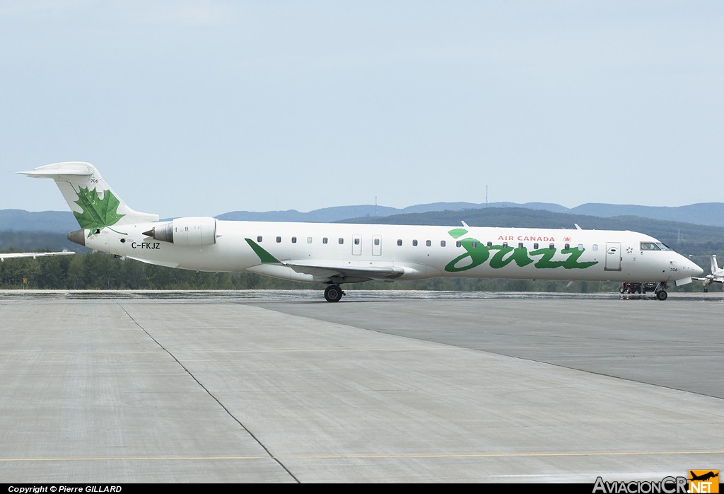 C-FKJZ - CL-600-2D15 Regional Jet CRJ-705 - Jazz (Air Canada)