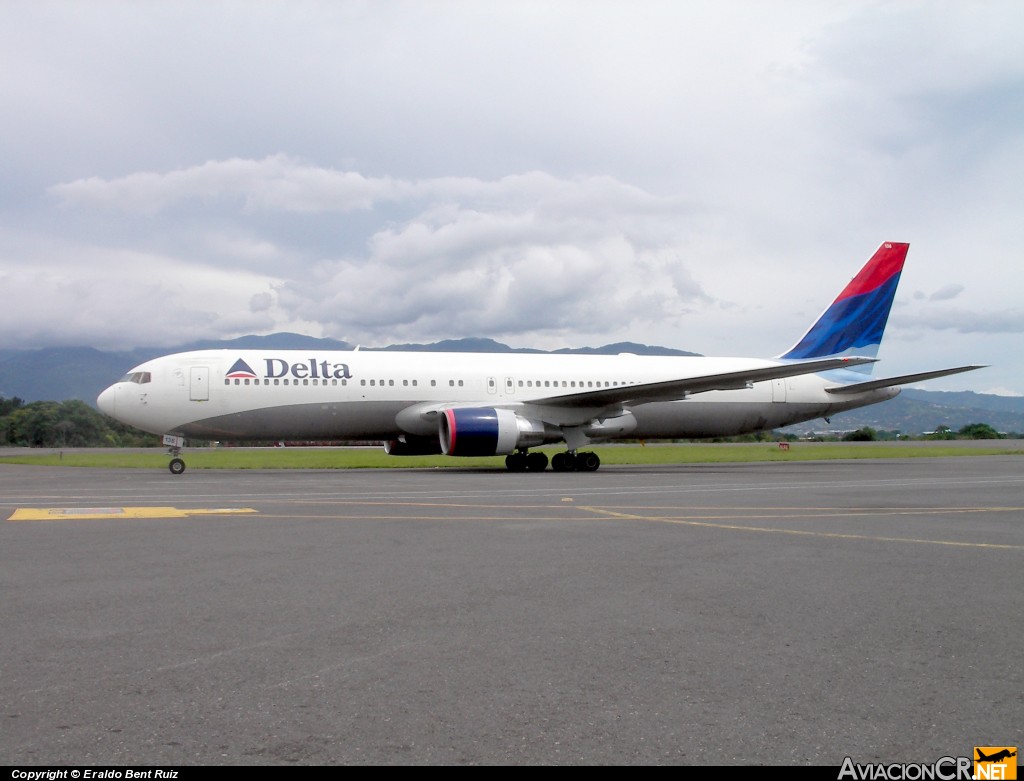 N136DL - Boeing 767-332 - Delta Air Lines