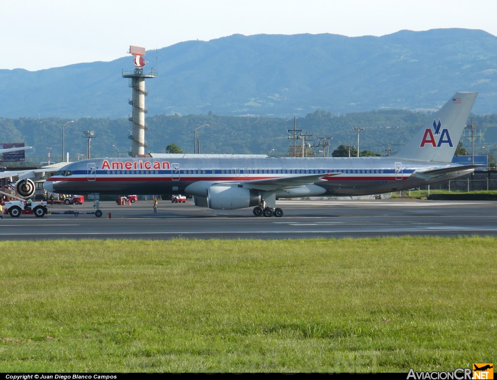 N611AM - Boeing 757-223 - American Airlines