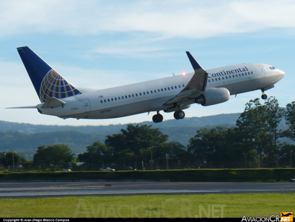 N17229 - Boeing 737-824 - Continental Airlines