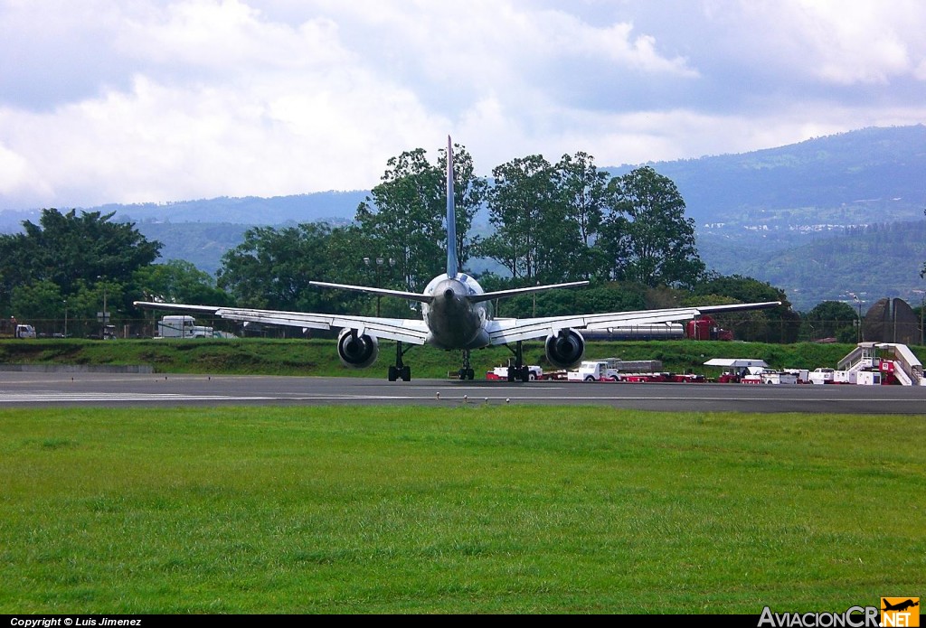 N672DL - Boeing 757-232 - Delta Air Lines