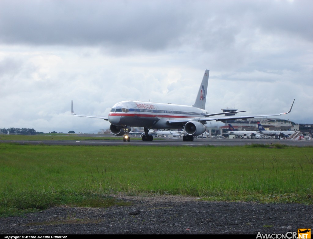 N606AA - Boeing 757-223 - American Airlines
