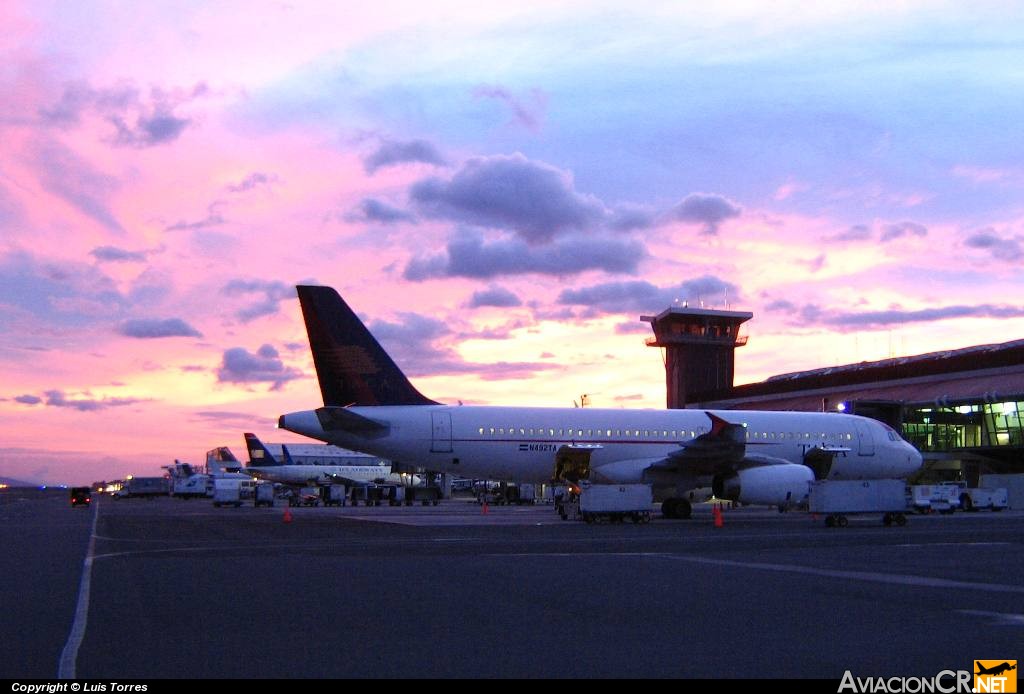 N492TA - Airbus A320-233 - TACA