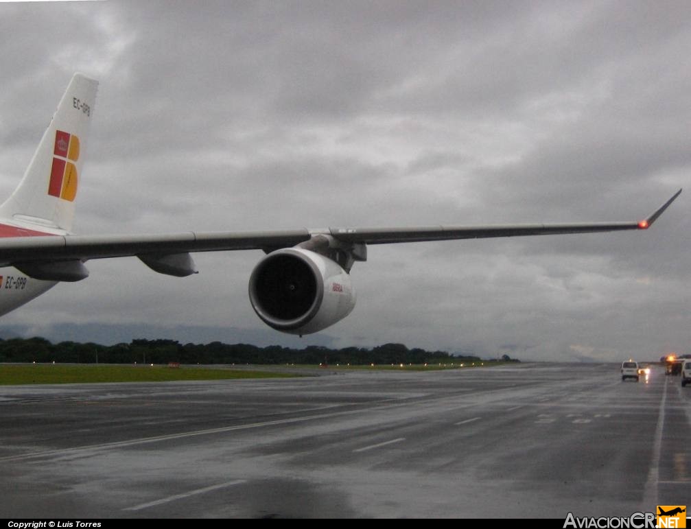 EC-GPB - Airbus A340-313X - Iberia