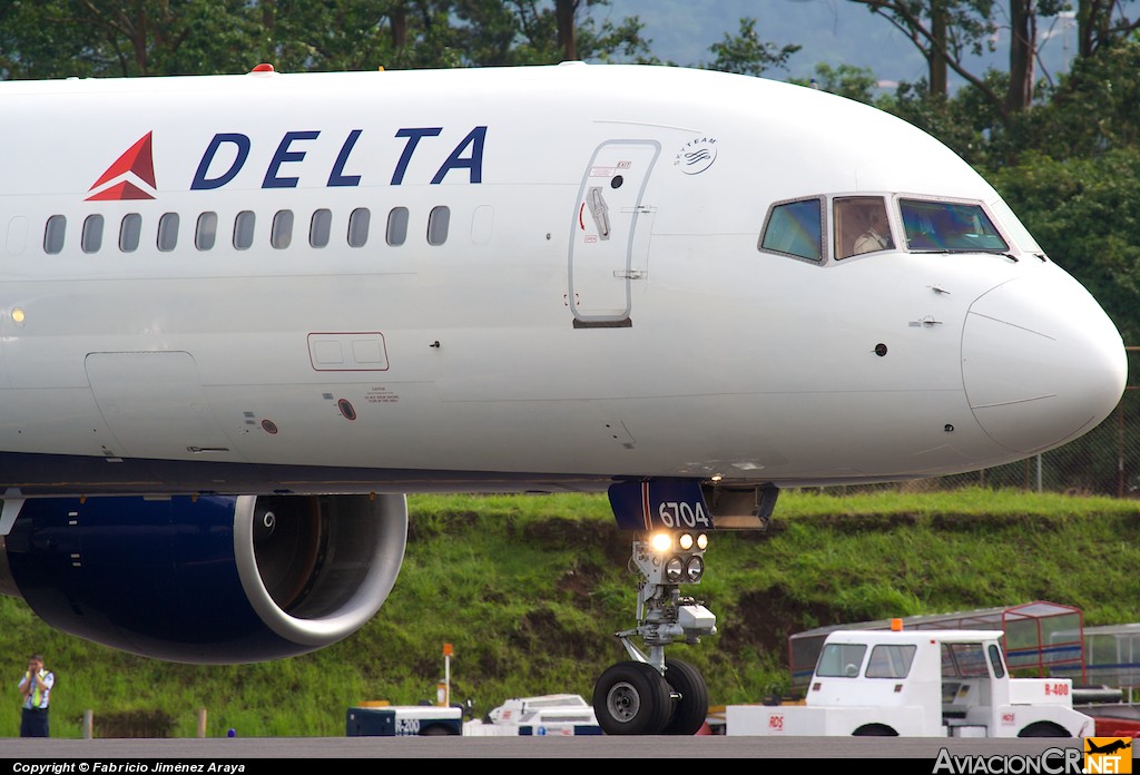 N6704Z - Boeing 757-232 - Delta Airlines