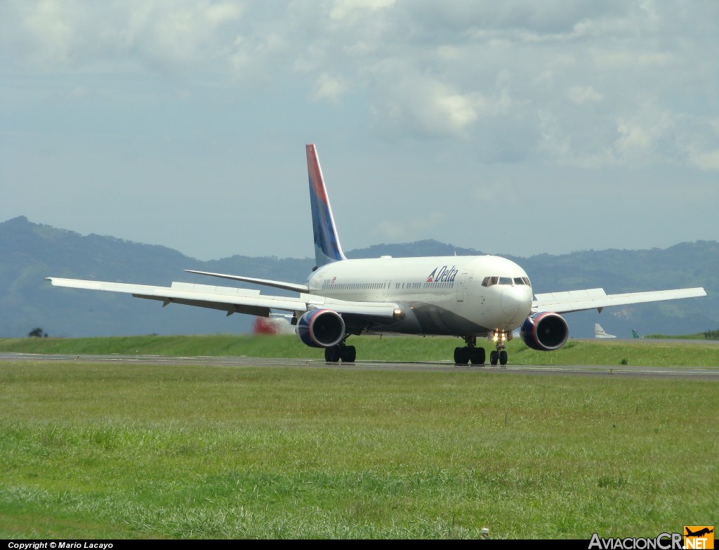 N133DN - Boeing 767-332 - Delta Airlines
