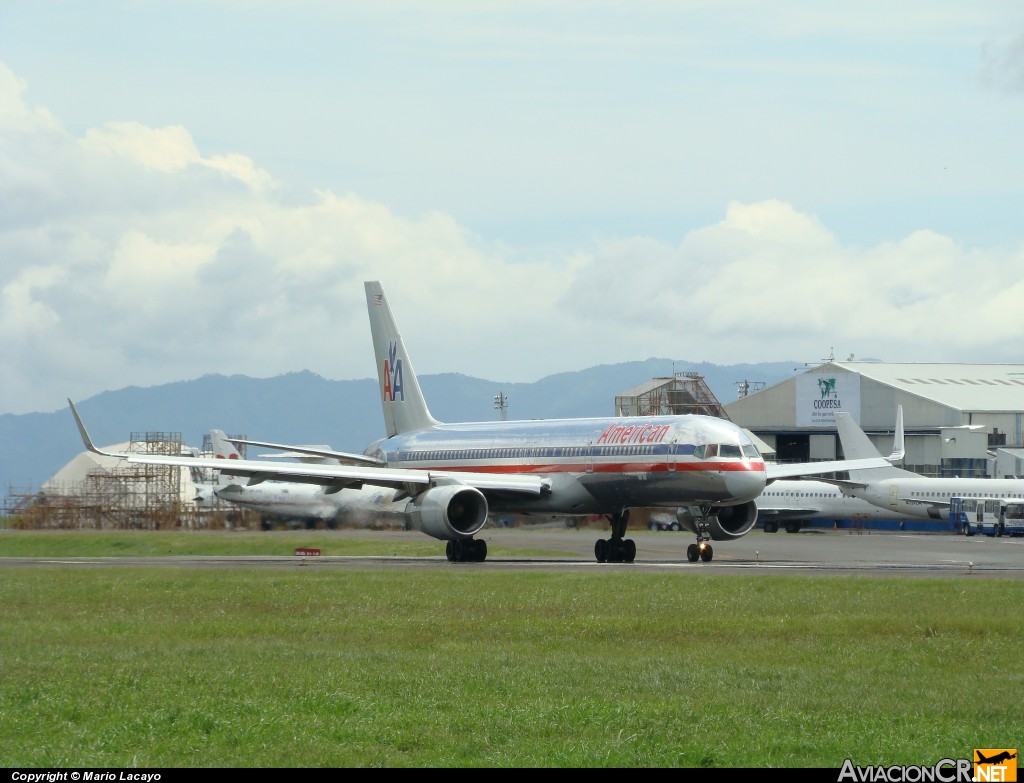 N199AN - Boeing 757-223 - American Airlines