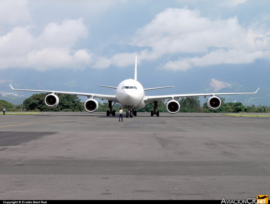 EC-JLE - Airbus A340-642 - Iberia