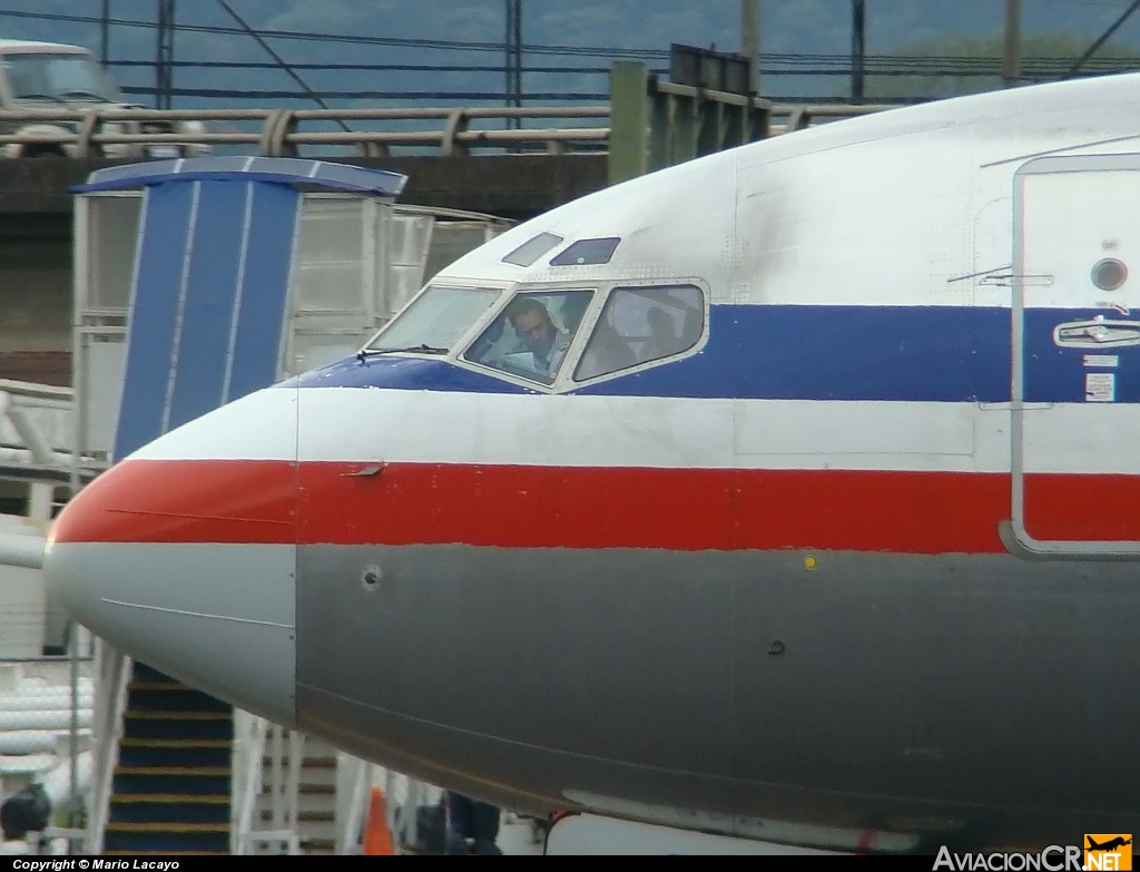 N915AN - Boeing 737-823 - American Airlines