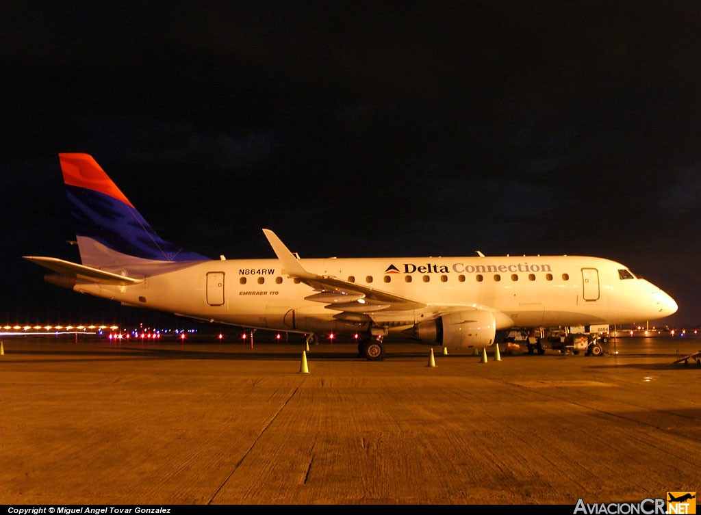 N864RW - Embraer ERJ-170-100SE - Delta Connection (Shuttle America)