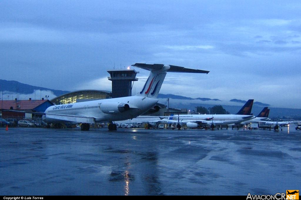 TI-BBH - McDonnell Douglas MD-82 - Costa Rica Skies