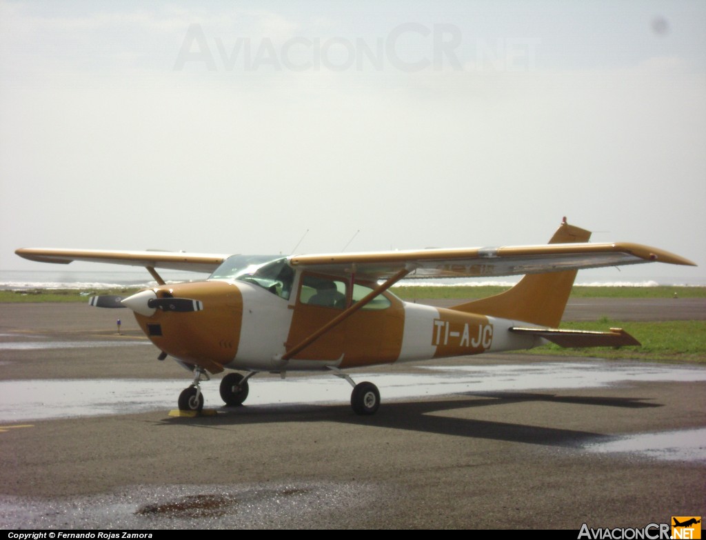 TI-AJC - Cessna 182J Skylane - Privado