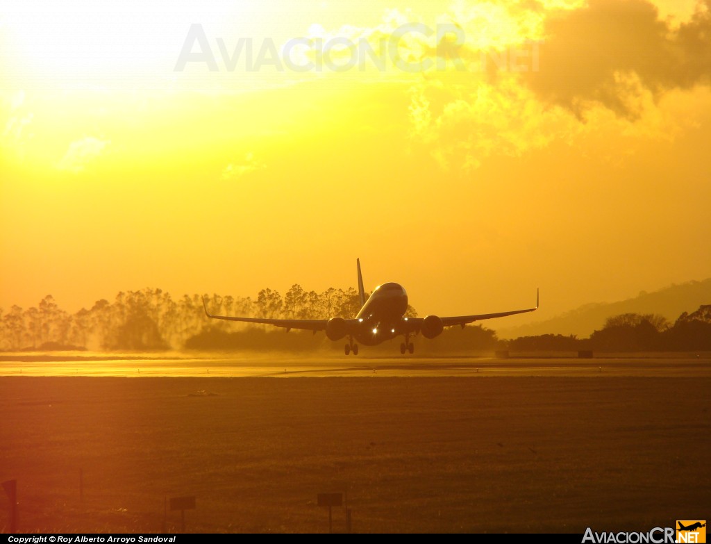 HP-1373CMP - Boeing 737-7V3 - Copa Airlines