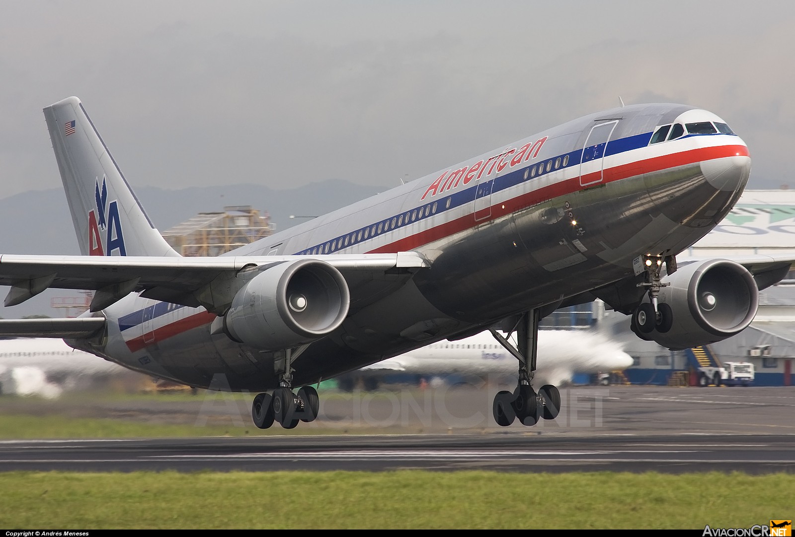 N7062A - Airbus A300B4-605R - American Airlines