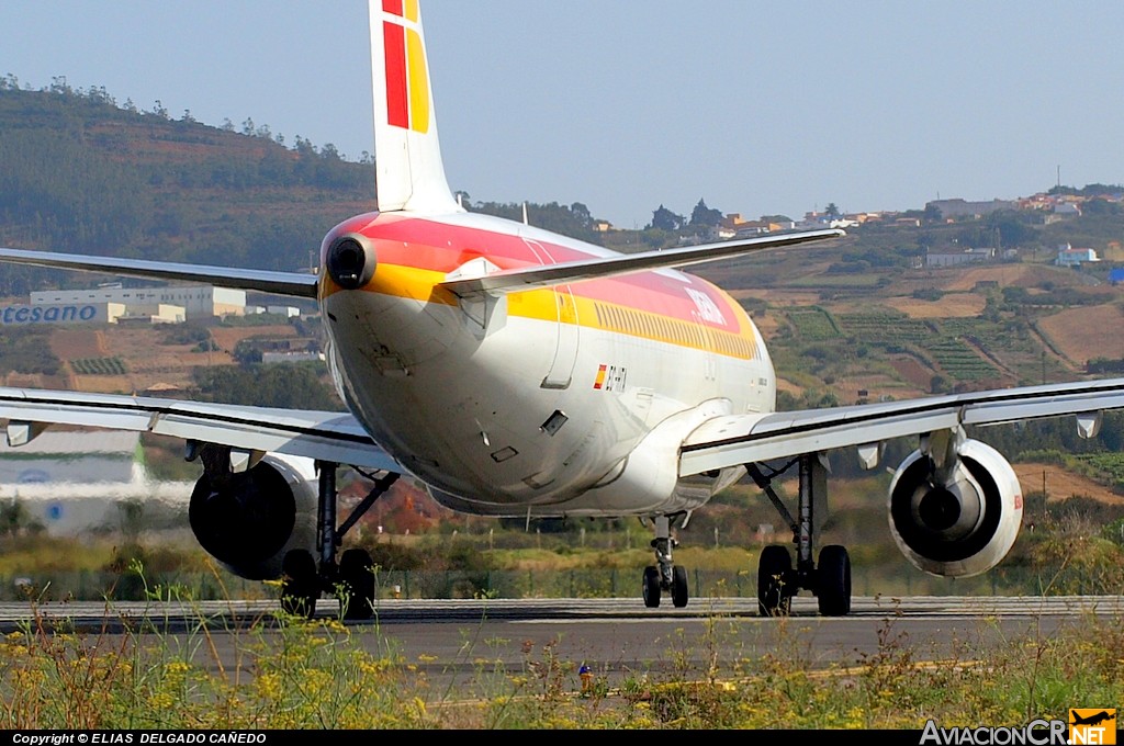 EC-HTA - Airbus A320-214 - Iberia
