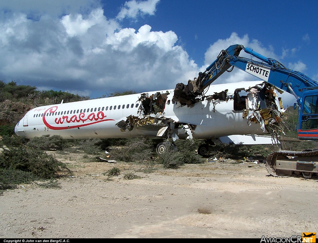 PJ-SEF - McDonnell Douglas MD-82 (DC-9-82) - Dutch Caribbean Airlines (DCA)