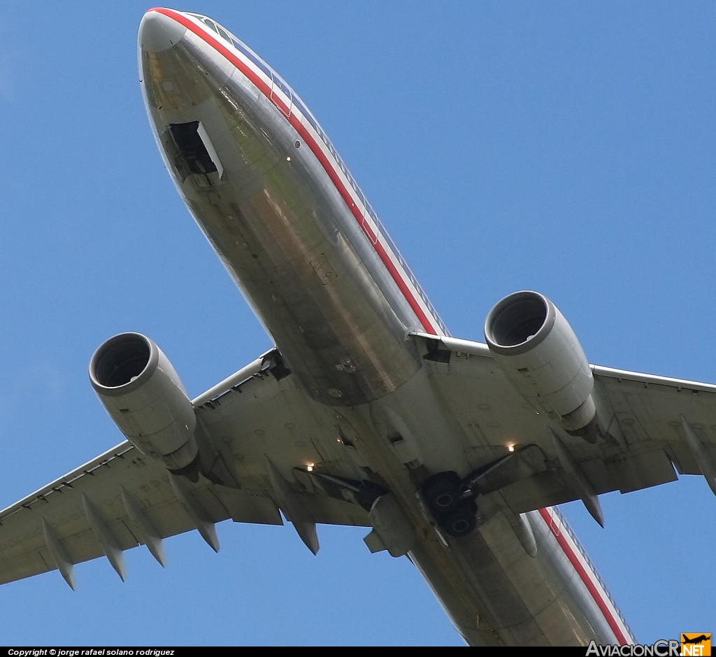 N7062A - Airbus A300B4-605R - American Airlines