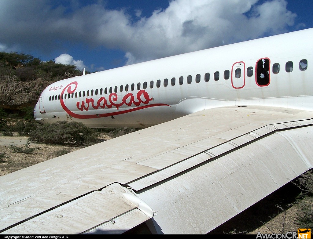 PJ-SEF - McDonnell Douglas MD-82 (DC-9-82) - Dutch Caribbean Airlines (DCA)