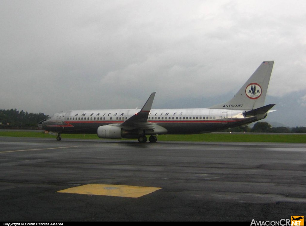 N951AA - Boeing 737-823 - American Airlines