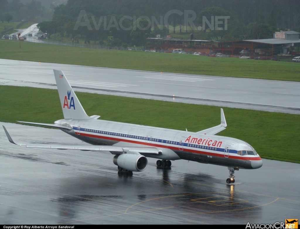 N661AA - Boeing 757-223 - American Airlines
