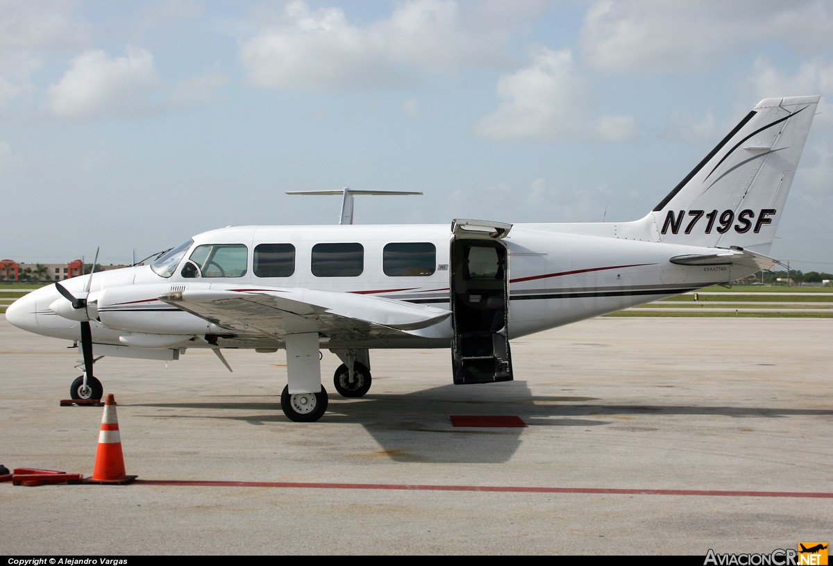 N719SF - Piper PA-31-350 Chieftain - Privado