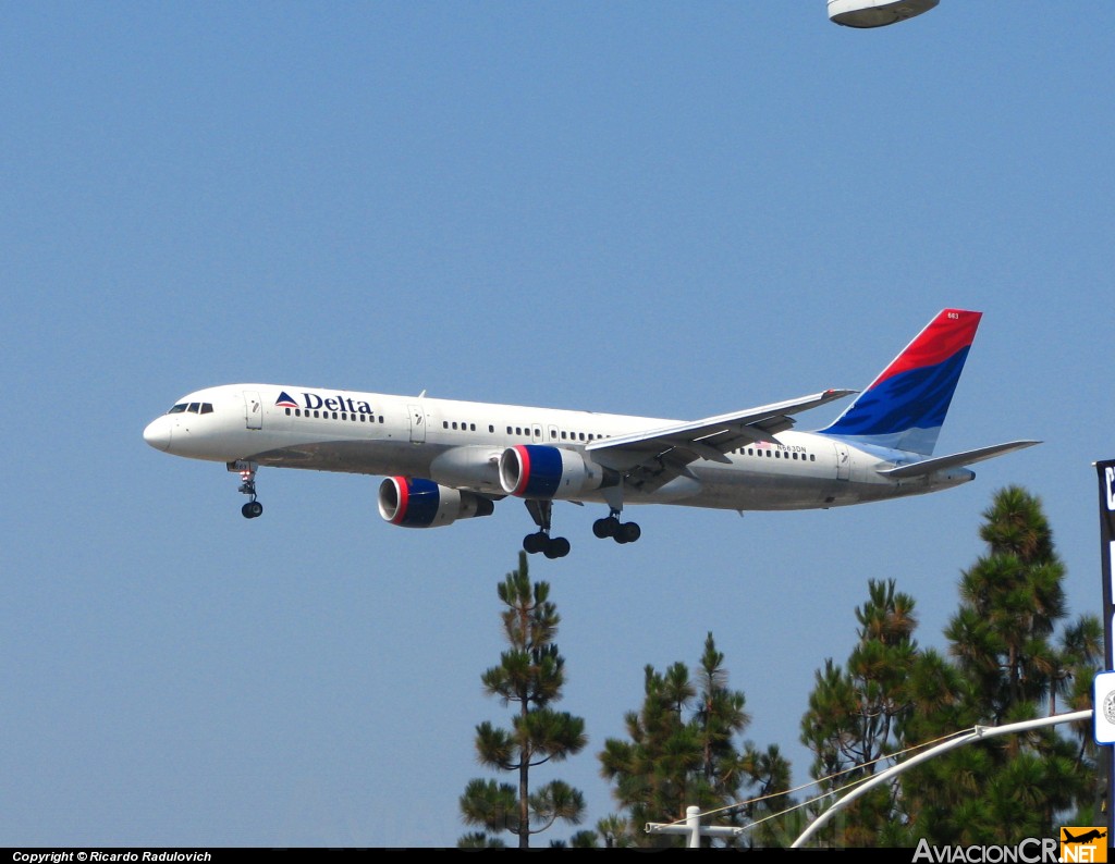 N663DL - Boeing 757-232 - Delta Air Lines